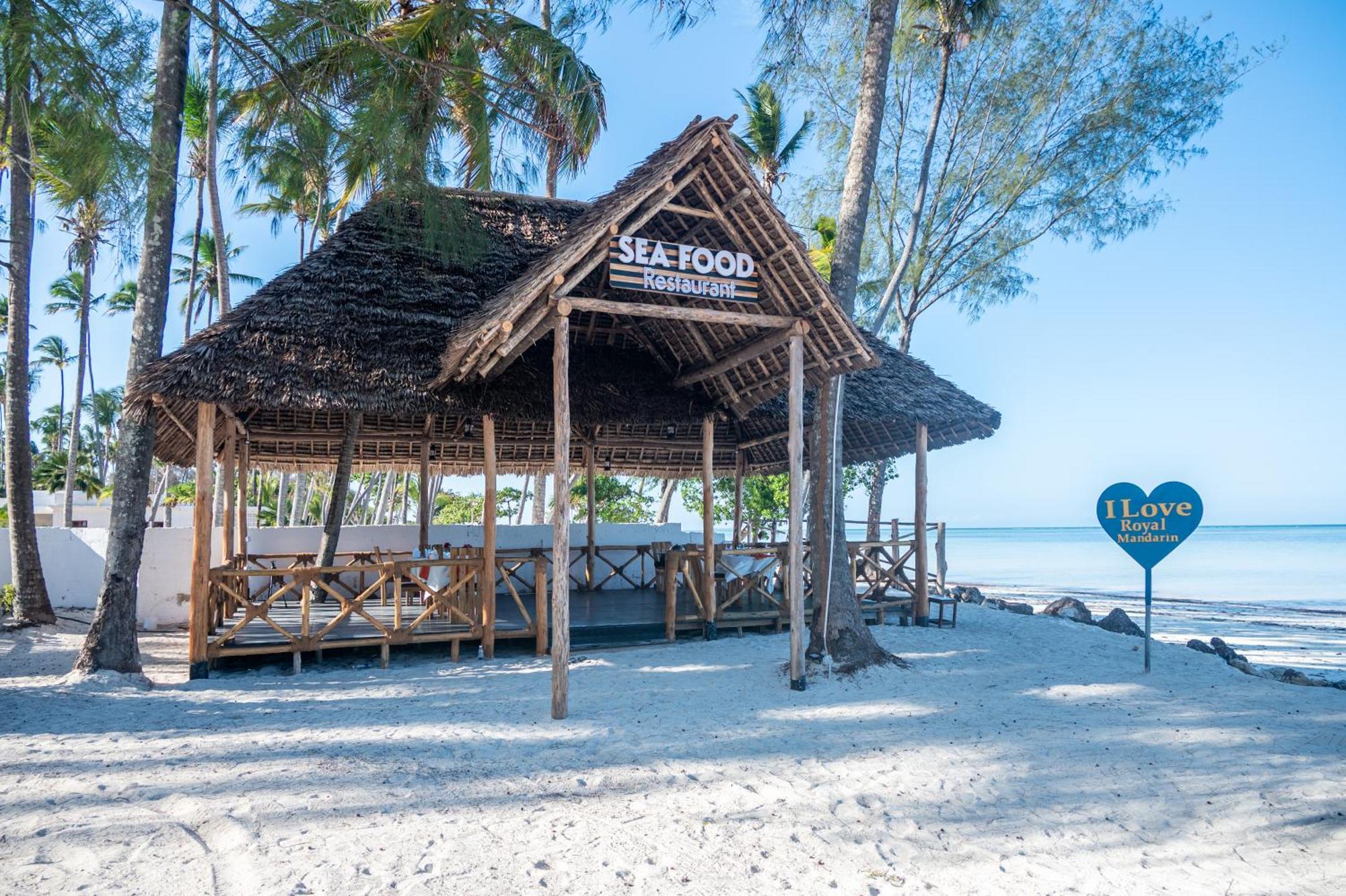 Royal Mandarin Hotel & Resort 普瓦尼梅查恩加尼 外观 照片